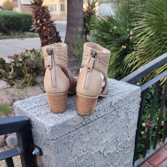 KELSI DAGGER OPEN TOE BOOTIE - Picture 3 of 5